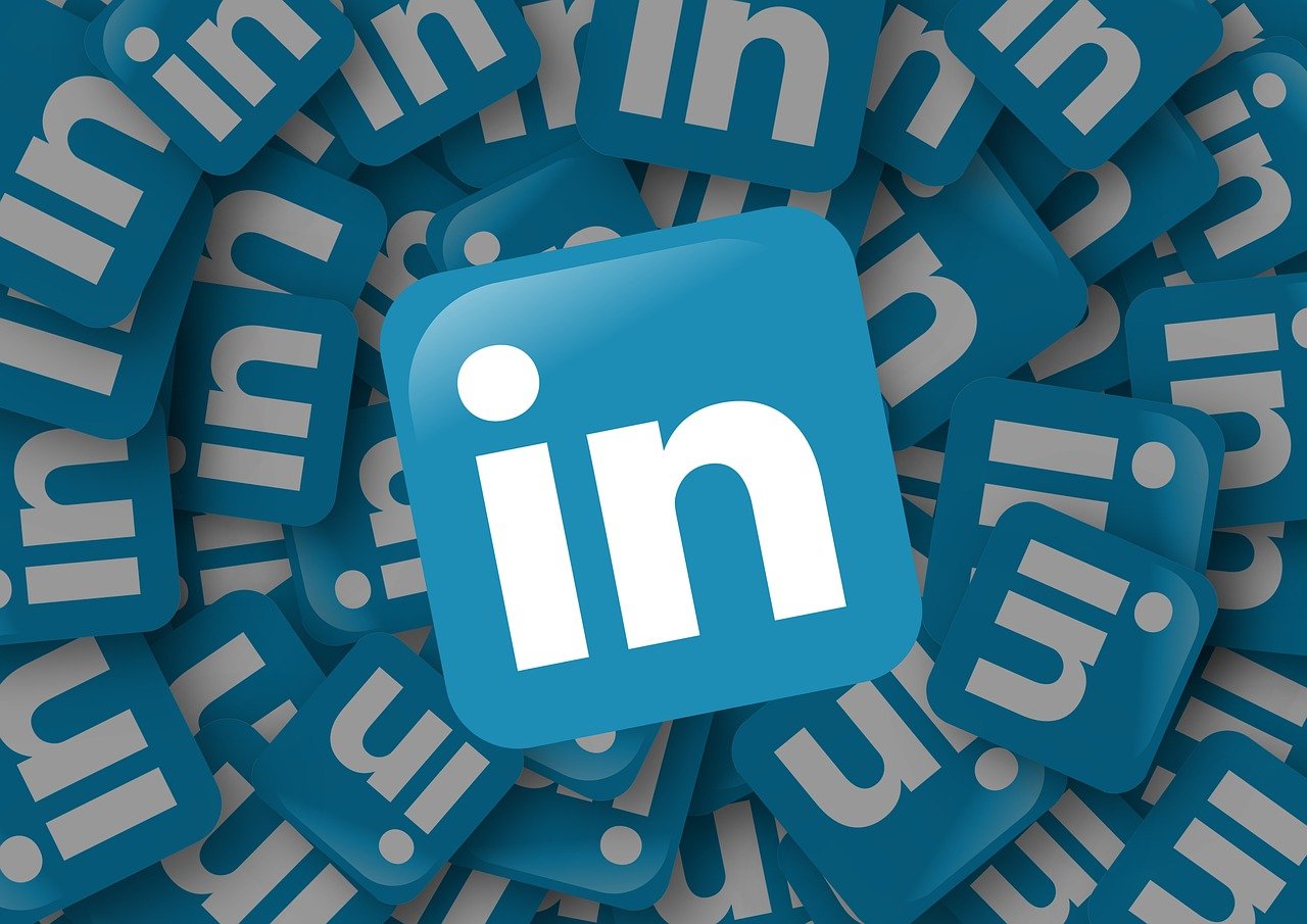 Using LinkedIn to land entry-level marketing jobs
